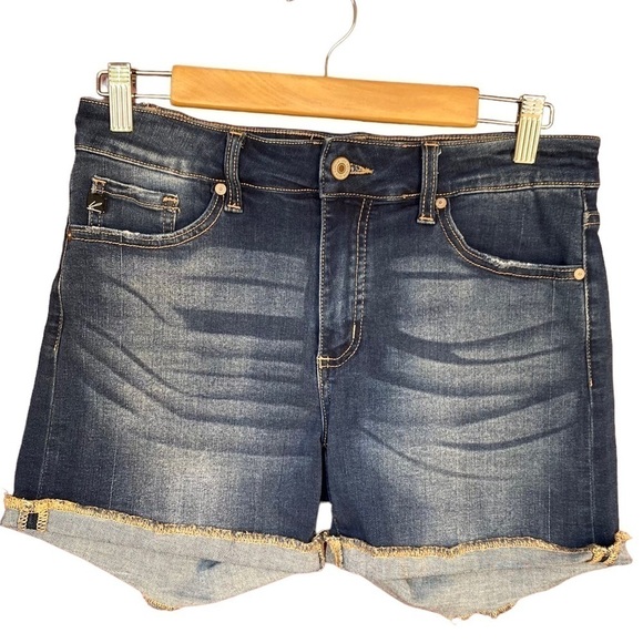 Kancan Quinn Full Size 29 Folded Shorts - Picture 5 of 5